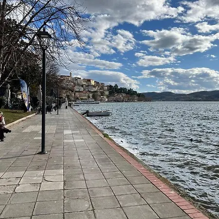 διαμέρισμα στην παραλία カストリア